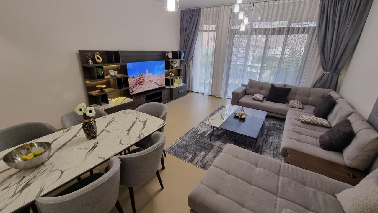 Two Bedroom Bay Apartament *